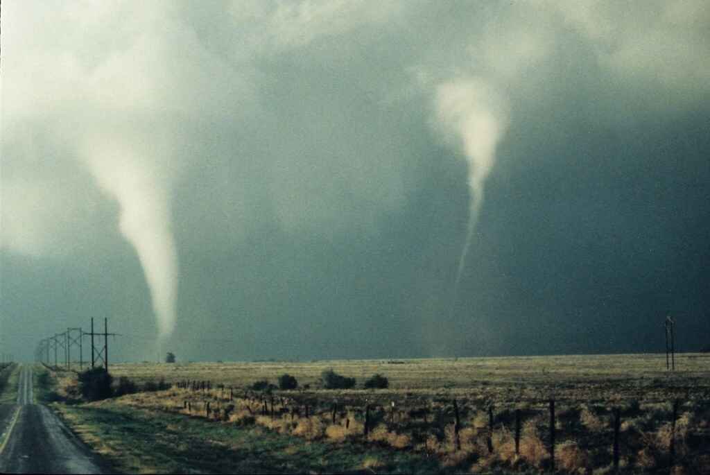 tornado activity in Kansas
